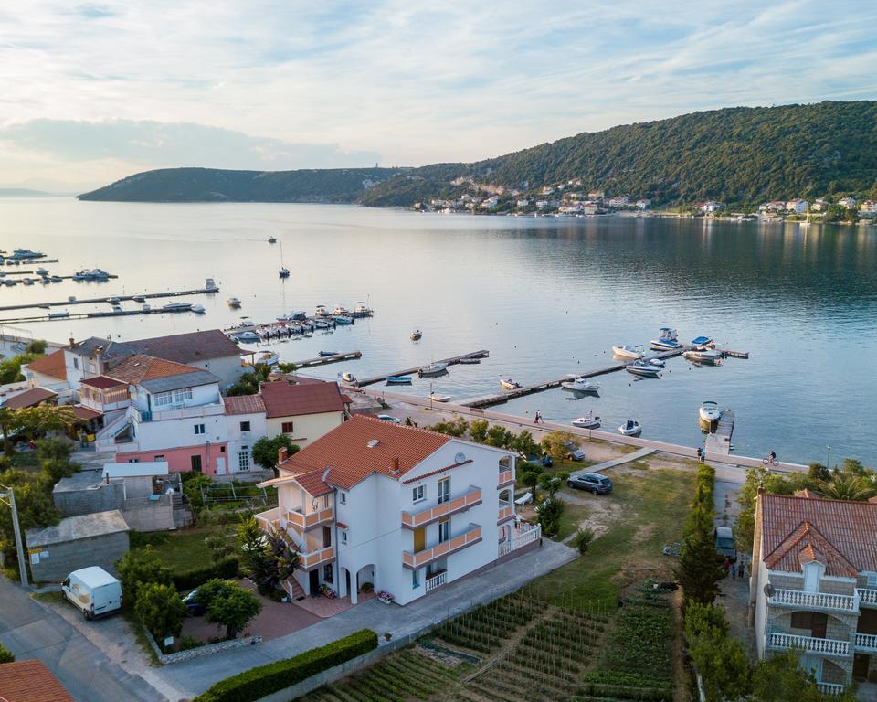 Tomulic Jasna I Miljenko Lägenhet Supetarska Draga Exteriör bild